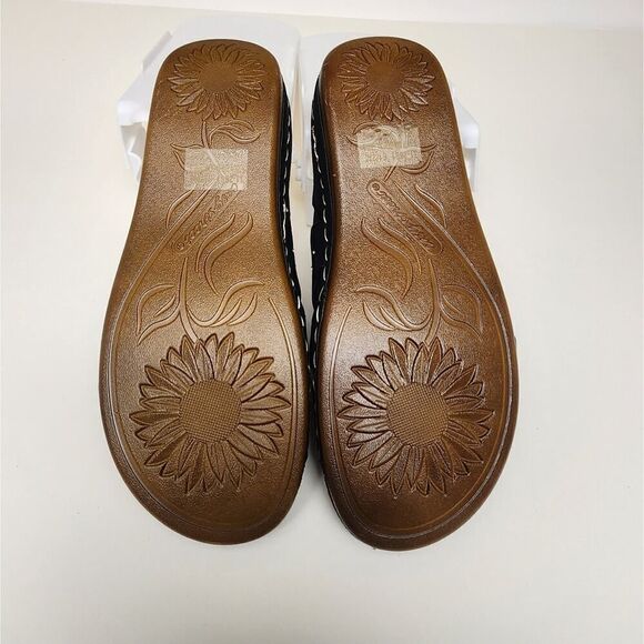 Easy Street Riley Ladies Slip On Sandals Riley Blue Rhinestones Size 6.5M - Picture 9 of 10